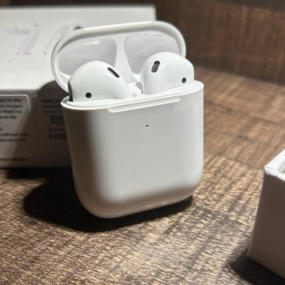 Apple AirPods Wireless Earbuds